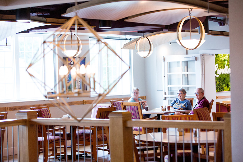Collington-Residents-Dining