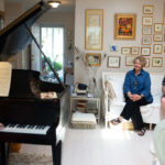 Couple-listening-to-piano