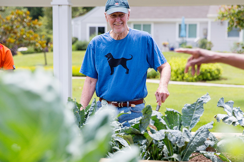 collington-activities-gardening-man