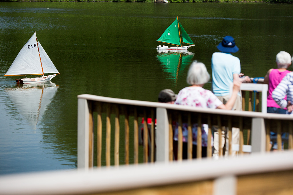 collington-activities-pond-sailing
